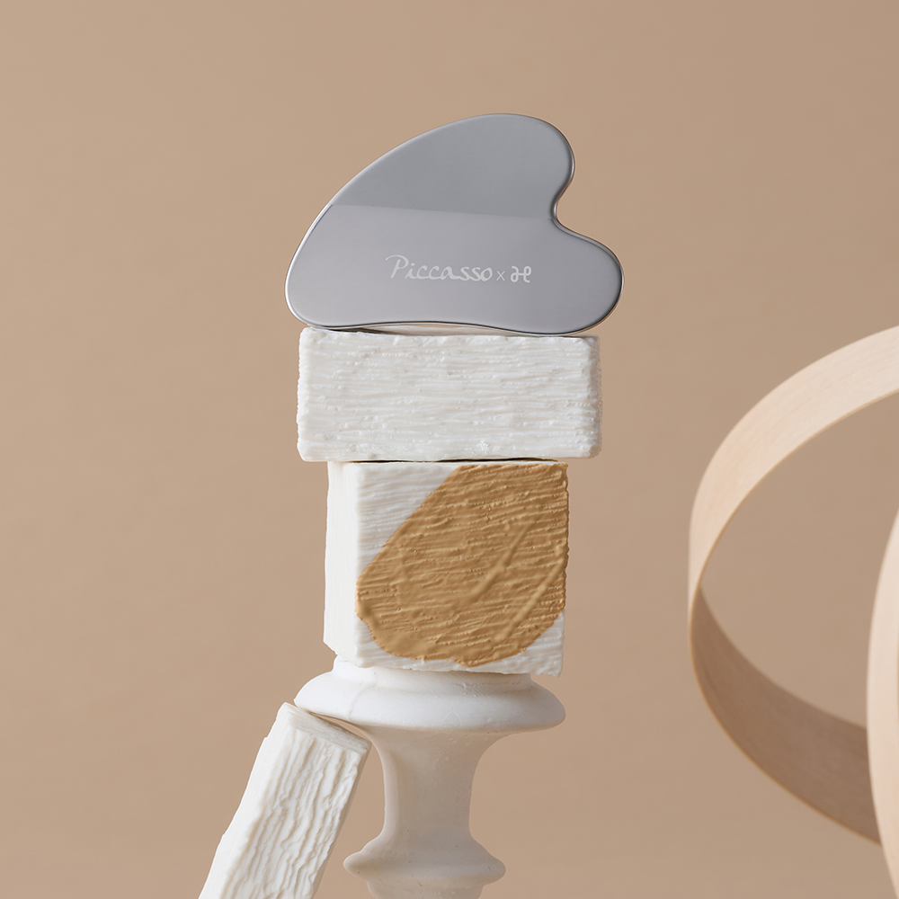 PICCASSO Curved Makeup Spatula